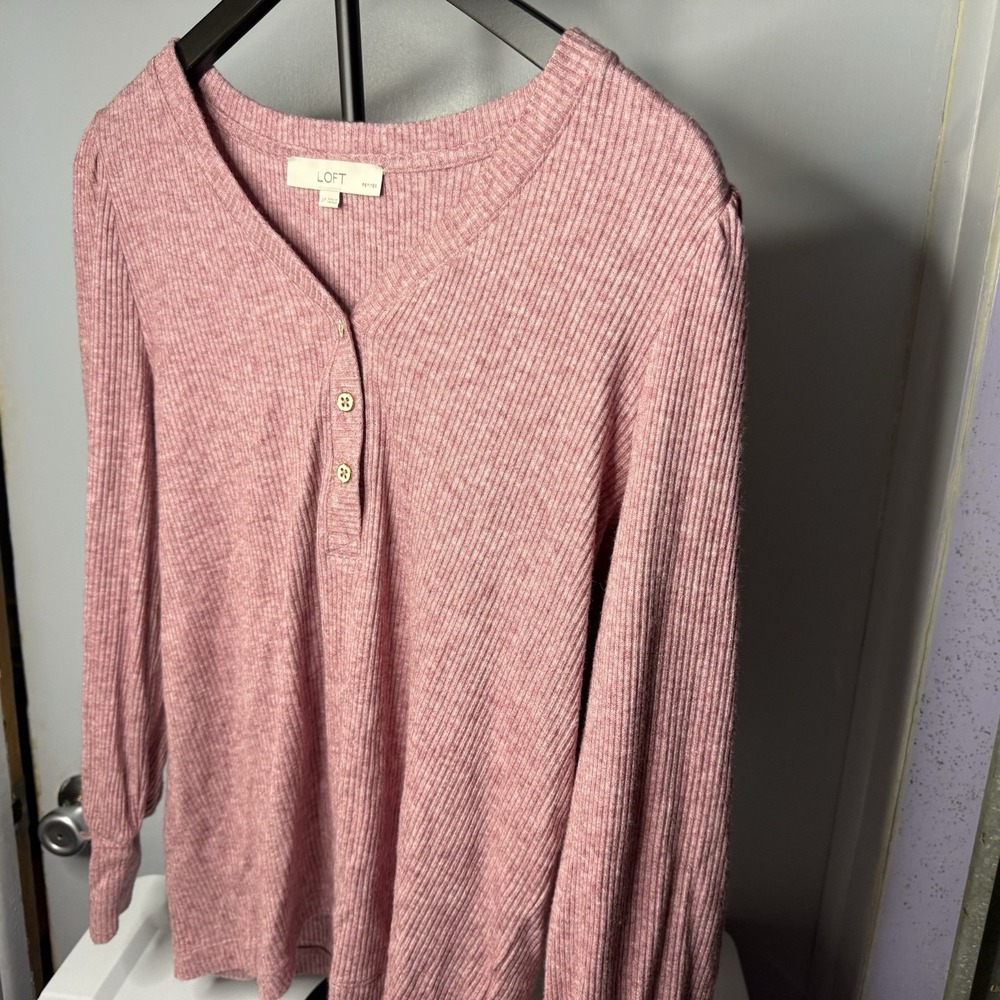 LOFT Women’s Petite L Salmon Pink Stripe V Neck Button Pullover Sweater Preppy - Picture 4 of 9
